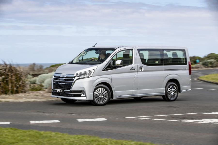  Toyota Granvia 2019 года  (фото 13 из 19)